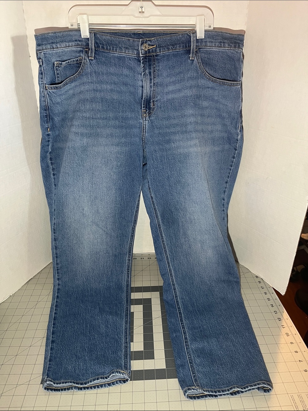 Old Navy Women's Boyfriend Jeans in Medium Blue Wash